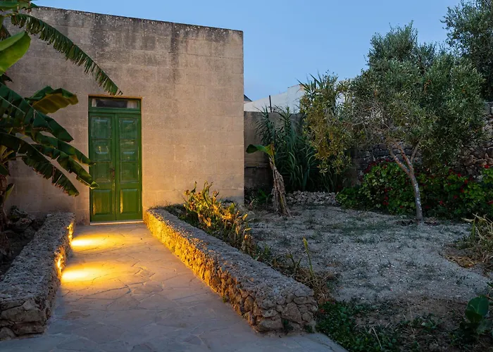 Tal-masklu Villa Għarb