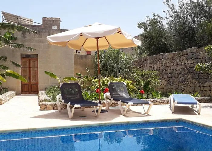 Villa Tal-masklu Għarb