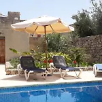 Willa Tal-masklu Għarb