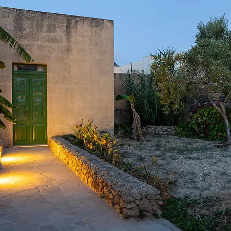 Tal-masklu Villa Gharb (Gozo)