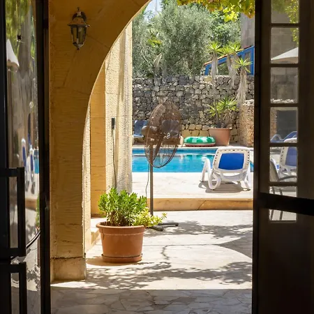 Villa Tal-masklu