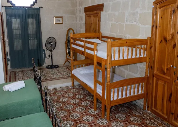 فيلة Tal-masklu Għarb